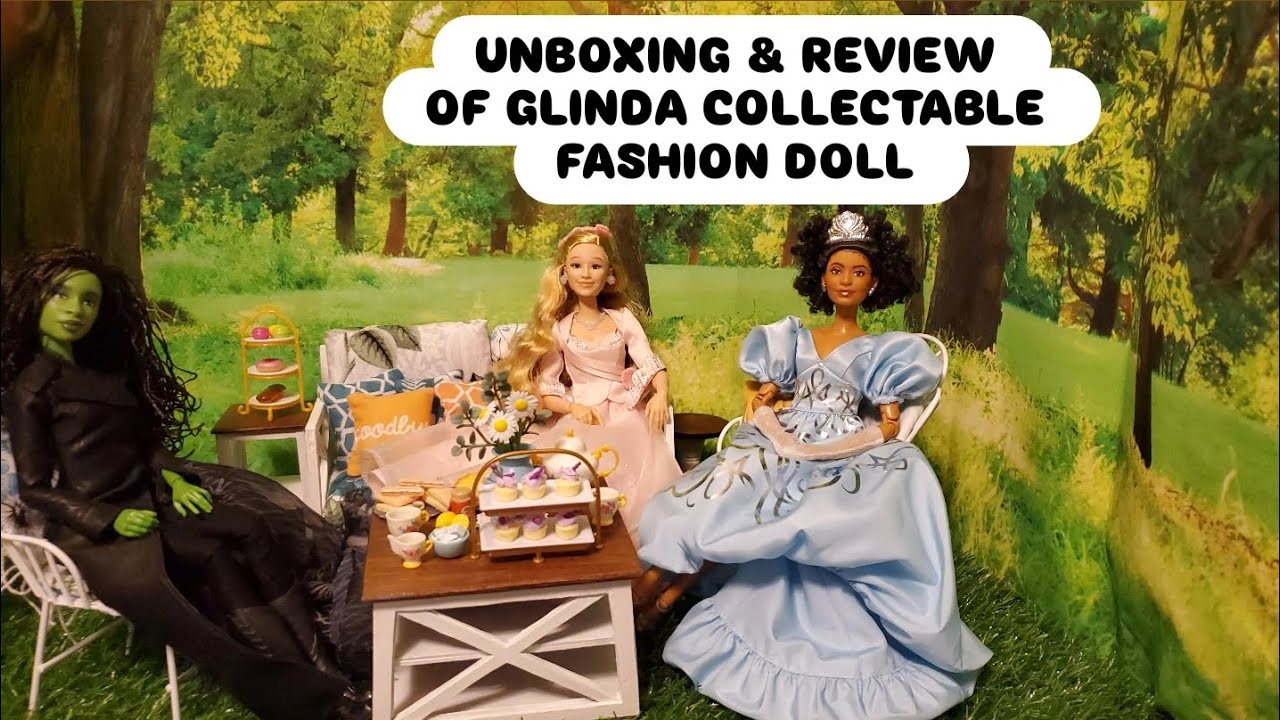 Unboxing & review of Glinda collectable fashion doll plus how I modified Elphaba coat.