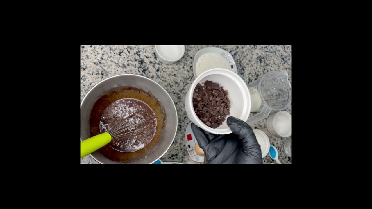 How to make a moist CHOCOLATE CAKE.