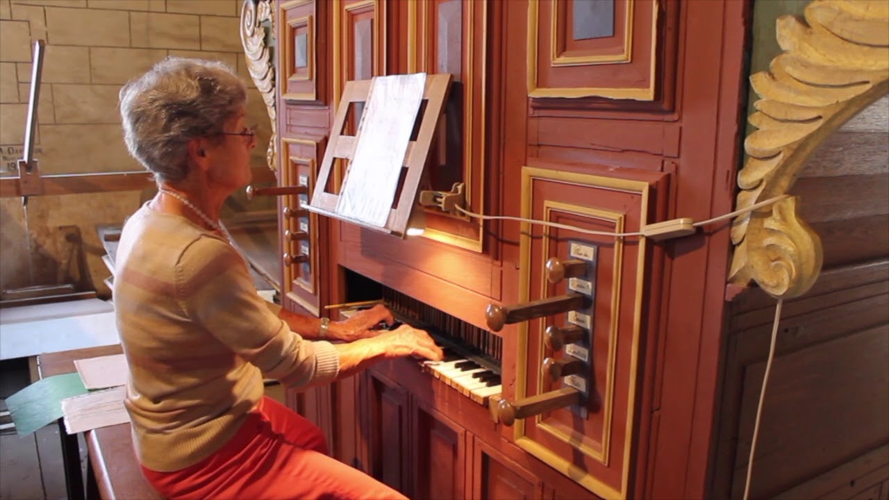 Christiane Regaud à l'orgue de Moutiers-au-Perche (fin XVIe siècle)