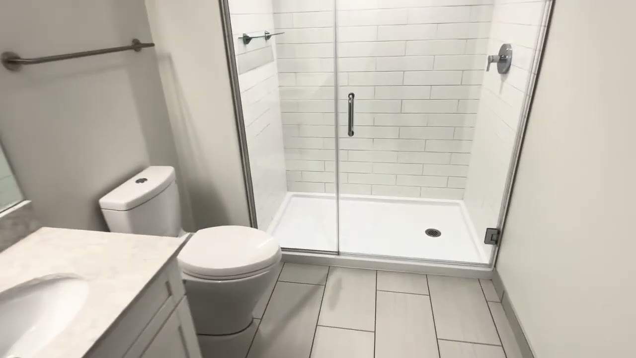 Unit 407 - The Royal Elizabeth at 1 West Broadway
