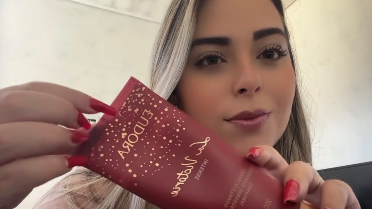 ASMR-Tour pelo meus produtos de beleza(Tapping com sons de boca)