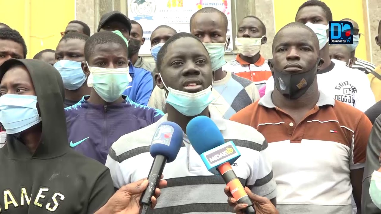 Affrontement à l'UCAD : les étudiants de la FST bloquent l’avenue Cheikh Anta Diop pour des...