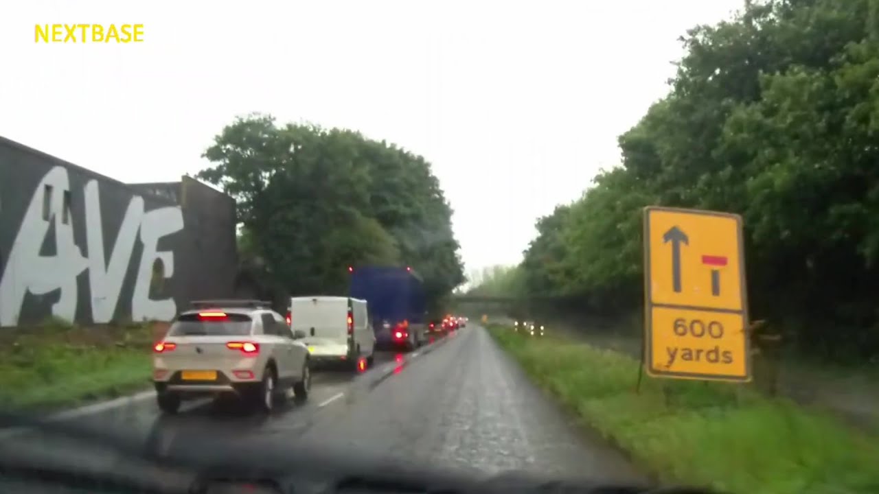 Footage shows &lsquo;35&rsquo; motorists confused with &lsquo;merge in turn&rsquo; rule | SWD Media