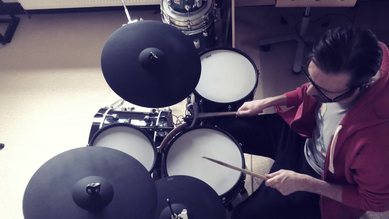 Songo Fast, Groove 42 (Tommy Igoe Groove Essentials Book 1) Edrum cover