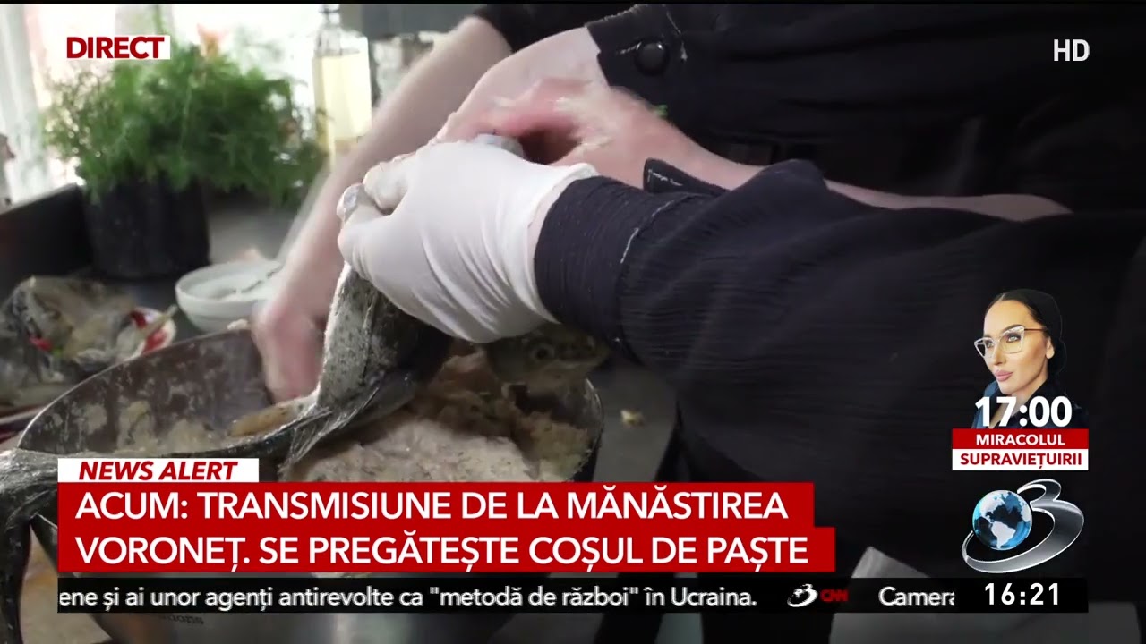 Vinerea mare la Mănăstirea Voroneţ. Maicile înroşesc ouă şi fac pască