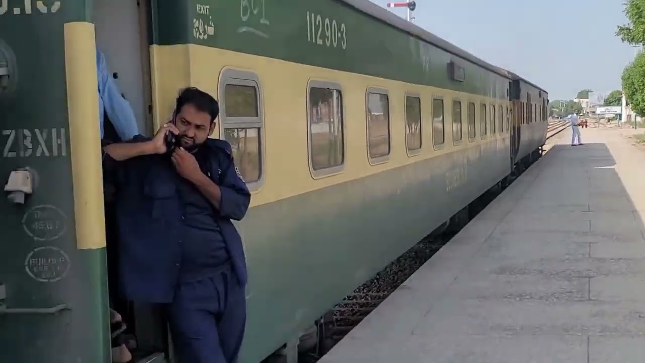 karachi To pakpattan By Train    کراچی سے پاکپتن  کا سفر  اور اسٹیشن انجیکشن کے خوبصورت منظر   35