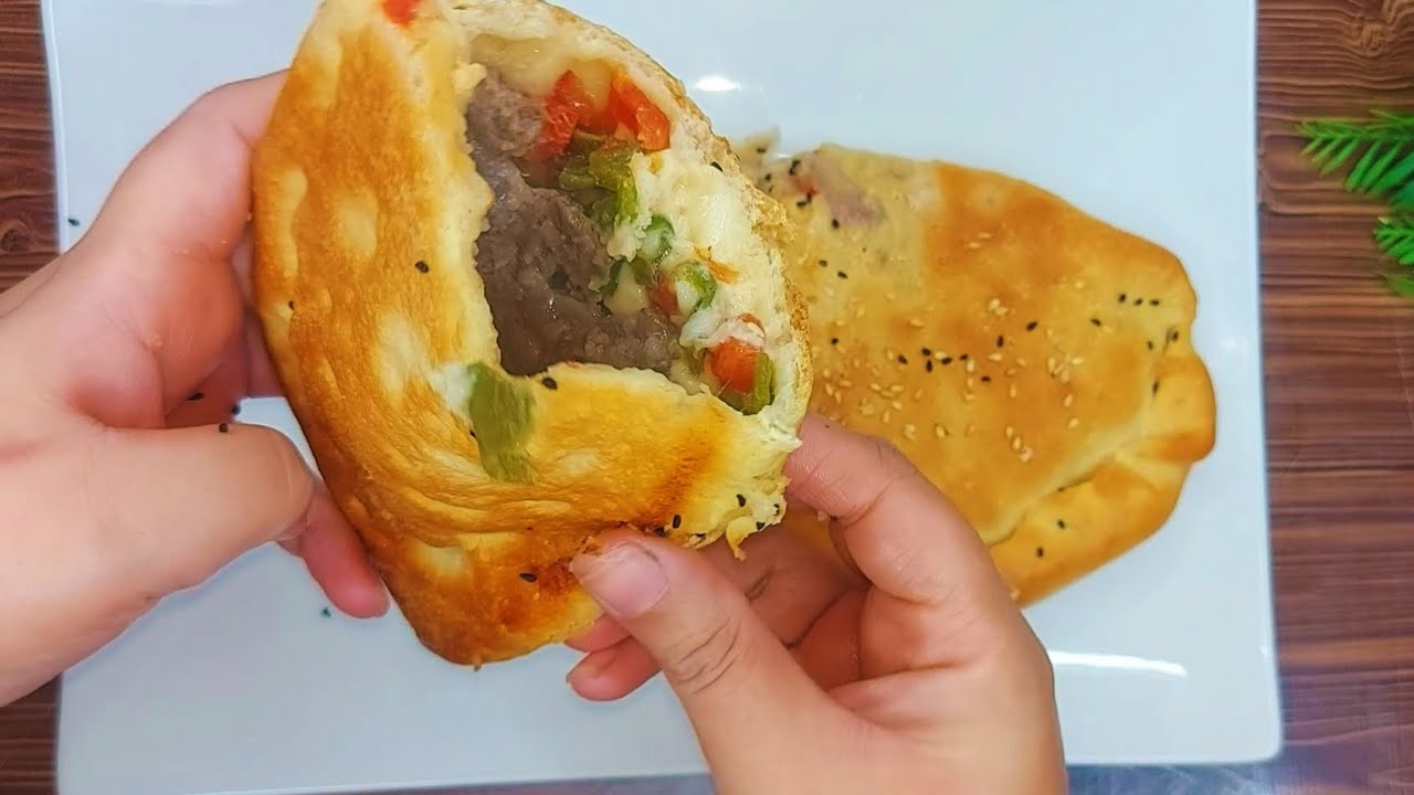 الحواوشي الاسكندراني بحشو السجق😋 بعجينة سحرية زي القطن👌