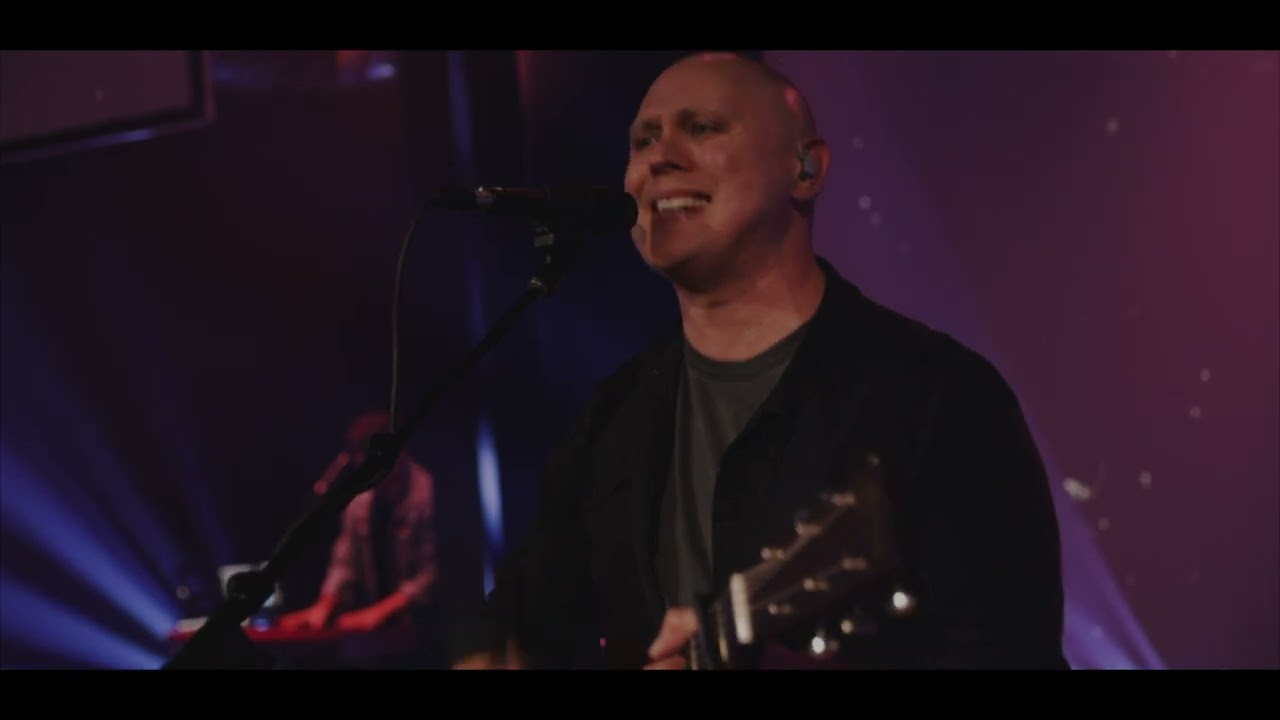 Bryan McCleery – Mighty Redeemer (Live)