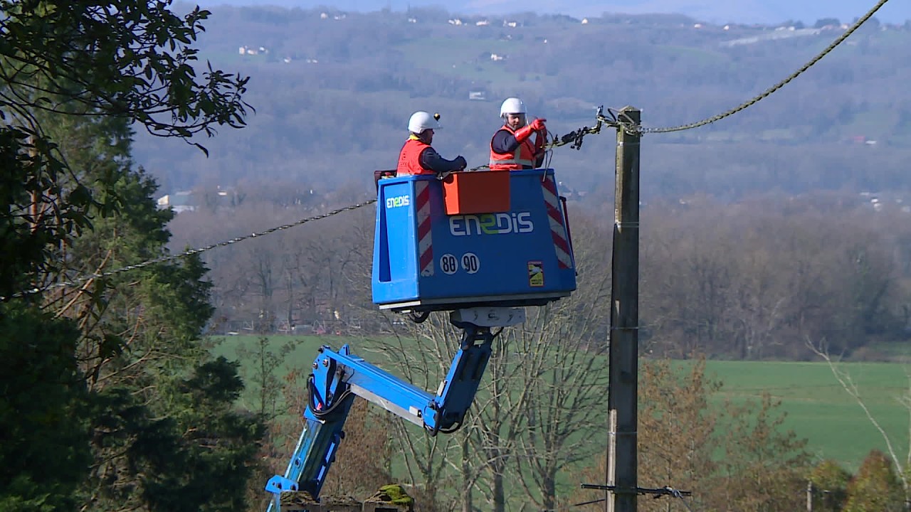 Tempêtes en Béarn : des dégâts historiques, le réseau électrique d'Enedis sous tension