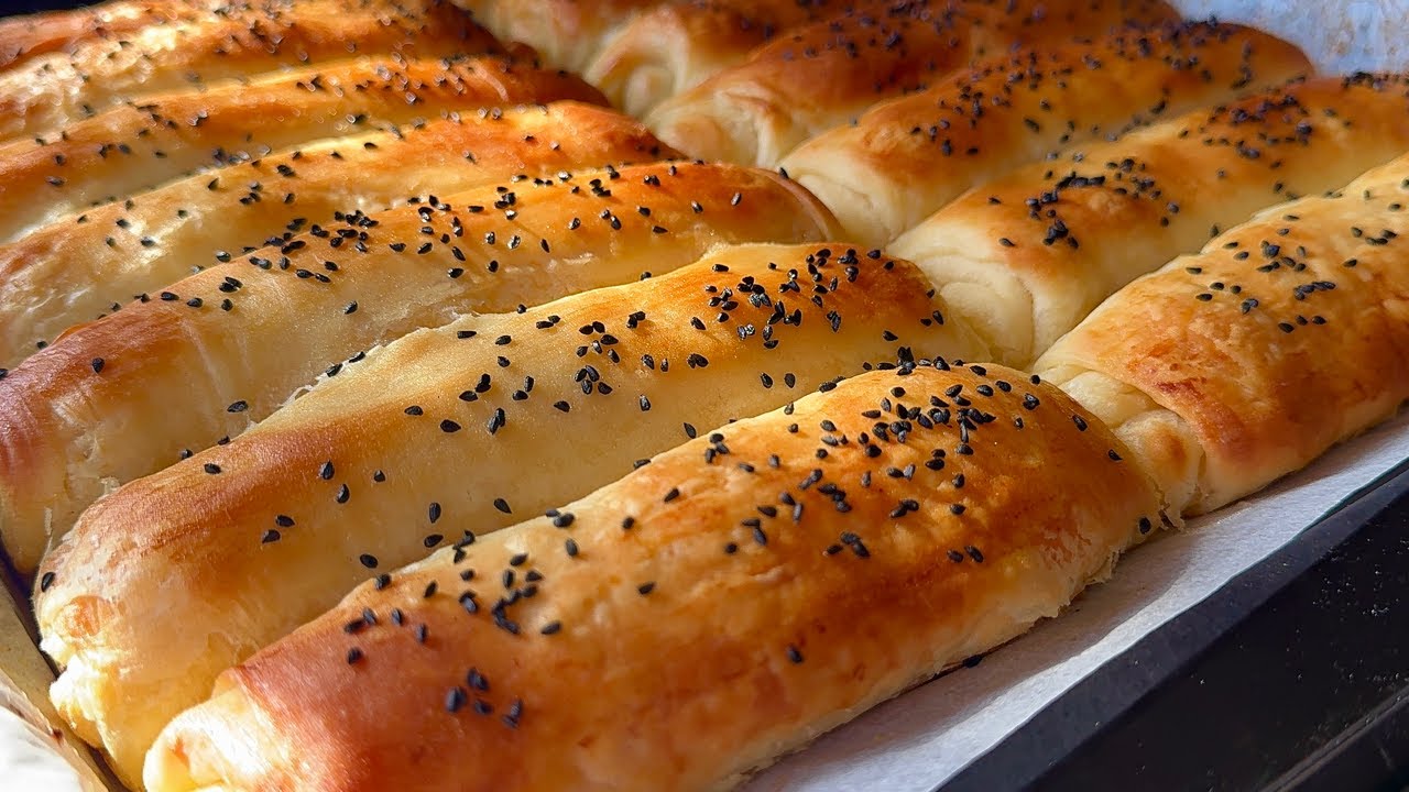 فطاير الجبنة الهشة ببيضة واحدة فقط! أسهل وصفة لعجينة الباف بيستري والطعم لا يُقاوم! 🥇