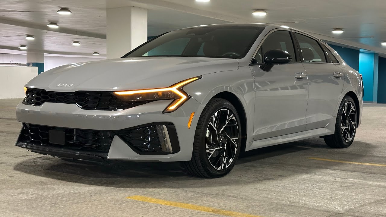 Kia K5 GT Line Luxury AWD 2025 года выпуска, пробег 78 000 миль.