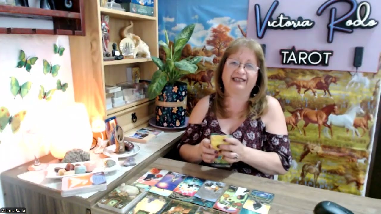 CAPRICORNIO.  VIENE UN COMPROMISO Y UN VIAJE!!!! 1 AL 7 DICIEMB. VICTORIA RODO TAROT. 59894239682.