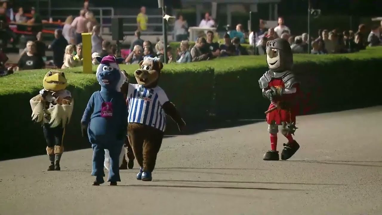 Das Derby Maskottchen Rennen 2022 - Derby Meeting 2022 - Rennbahn Berlin - Mascot Race