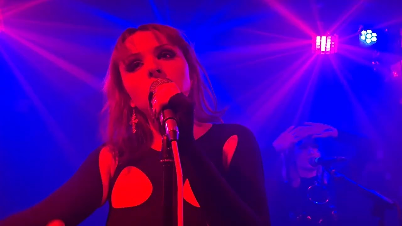 Madeline Goldstein - Dream 2 Die live @central Brussels - 06.02.2025