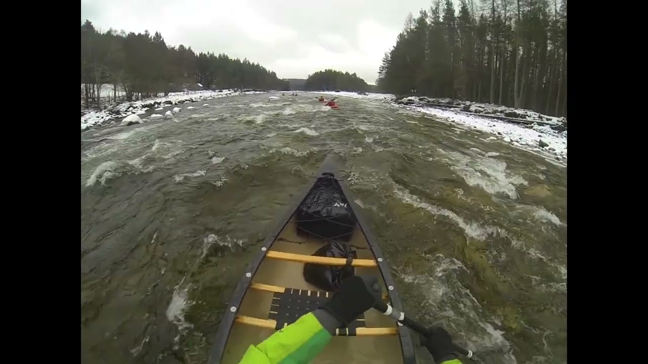 Canoe Balmoral - Ballater in Old Town Discovery 119, grade 2 rapids