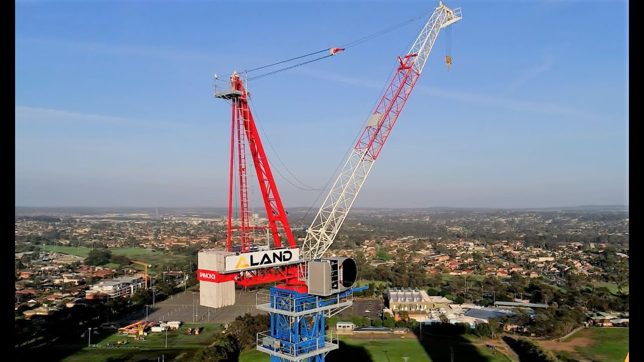 Strictly Cranes dismantles Raimondi luffing LR213 in Sydney suburb