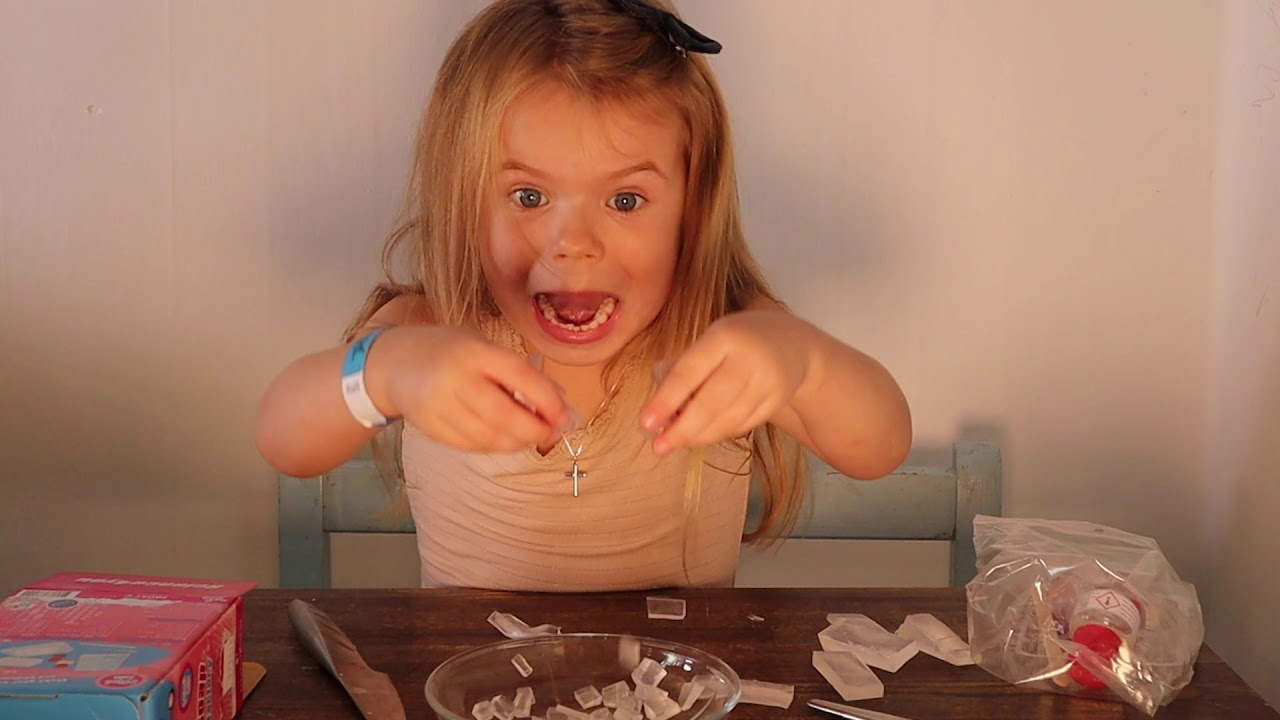 Laver s&aelig;be med Soap Factory mini kit