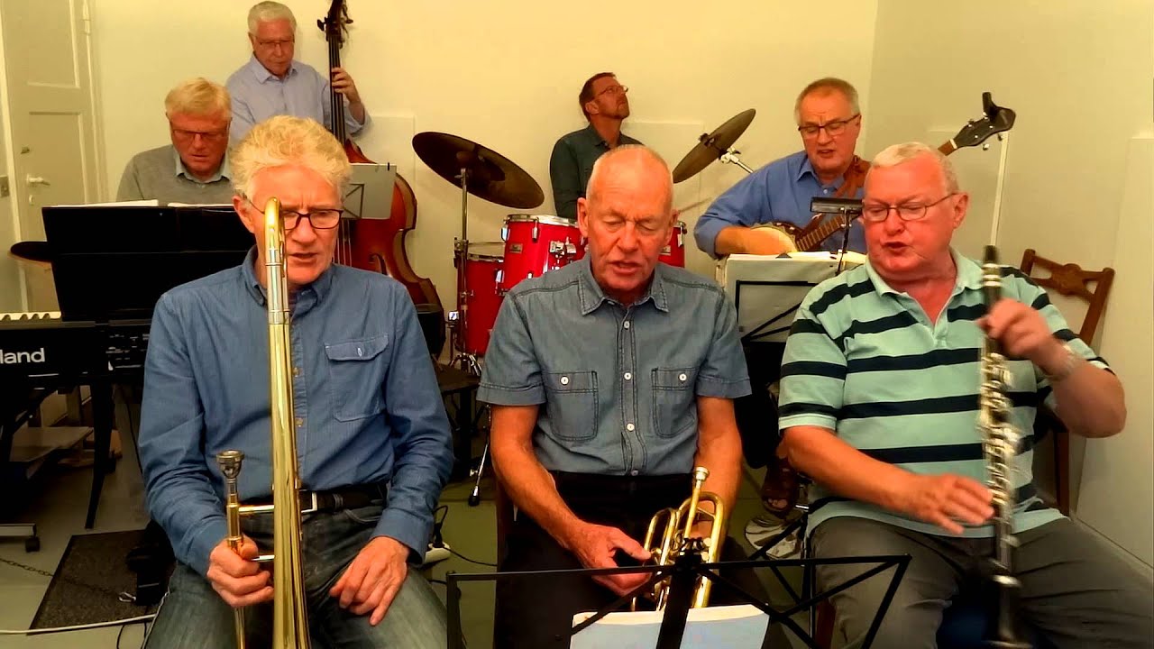 I&acute;ll Be With You In Apple Blossom Time - Suburban Jazzband