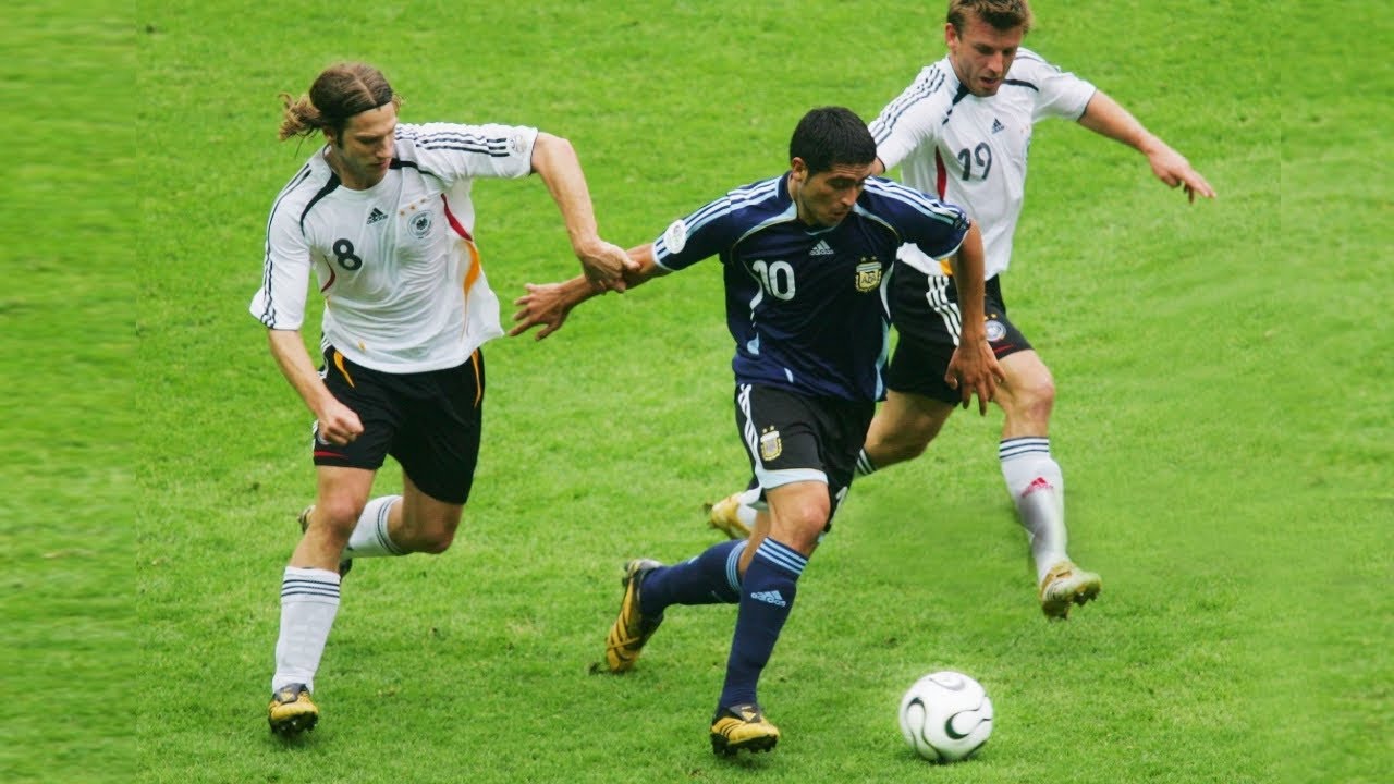 Juan Román Riquelme - When Football Becomes Art