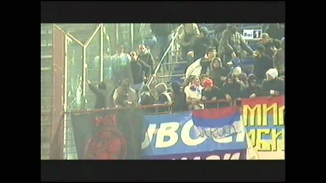 Ultras Serbia interrupted match Italy-Serbia - october 12 2010