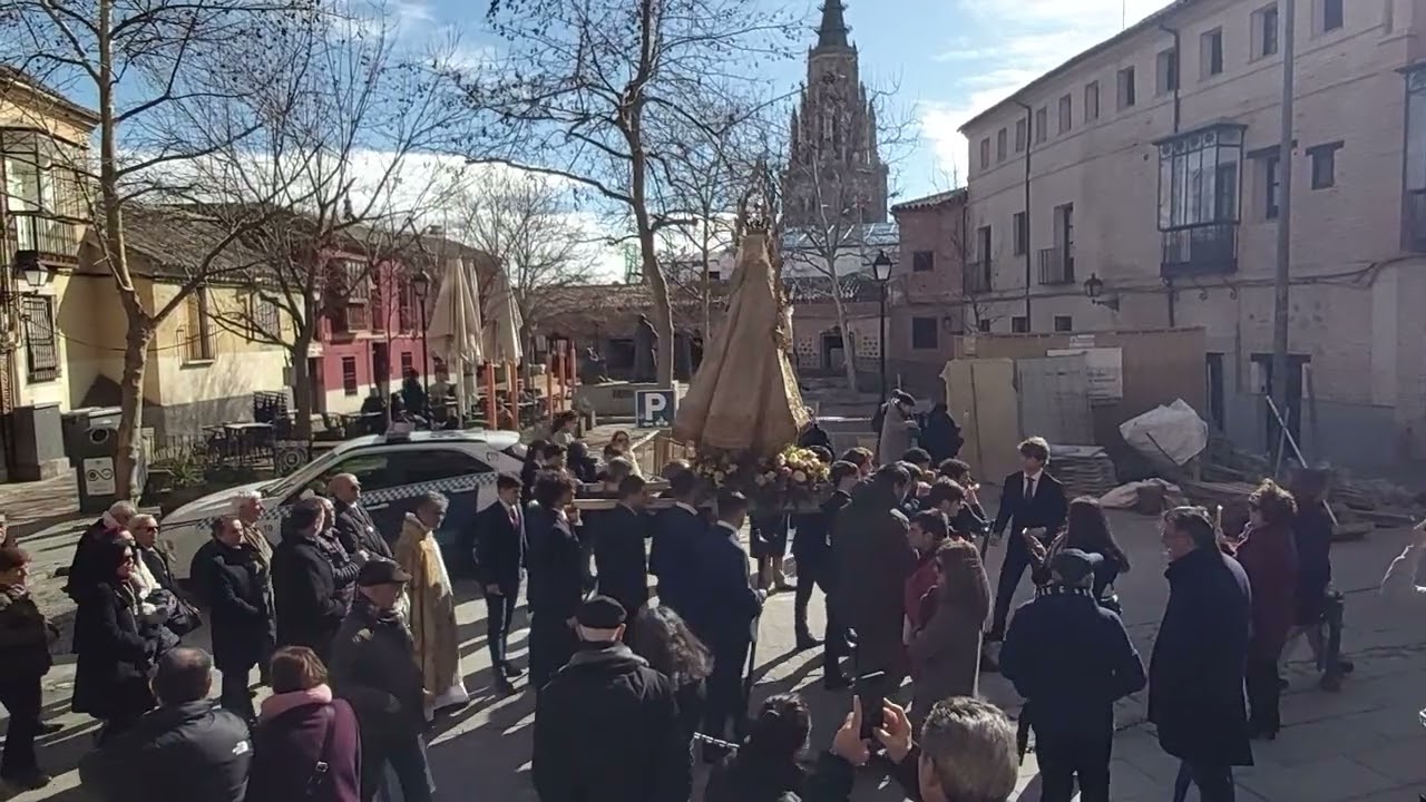 Virgen de la Salud de San Clemente por la Plaza Juan de Mariana. Toledo