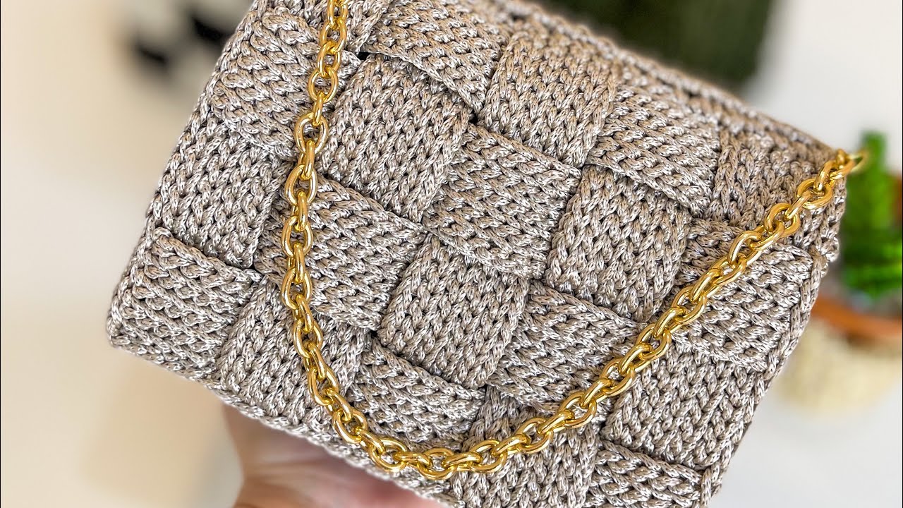 Bolsa de crochê entrelaçada Amor perfeito