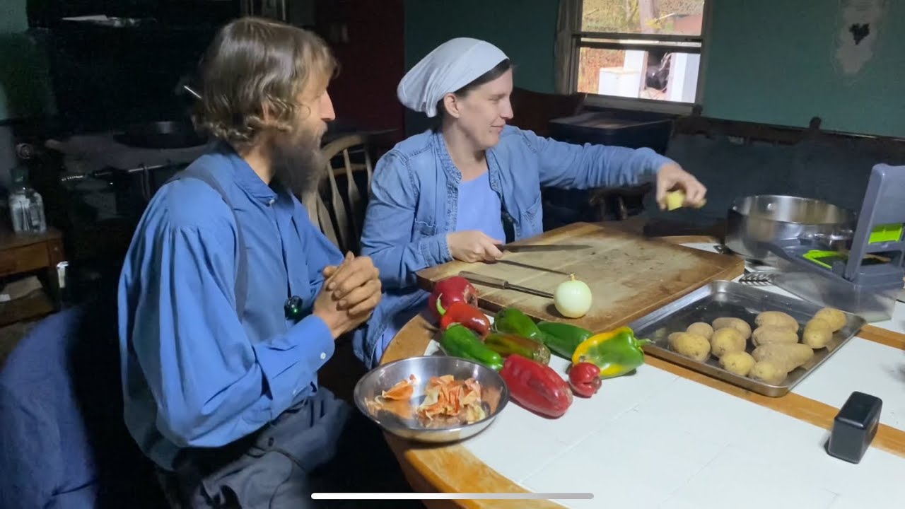 Готовим завтрак 🥔 🫑 🧅 с Титусом и Стефани Моррис | Картофель О’Брайен | 26.10.25