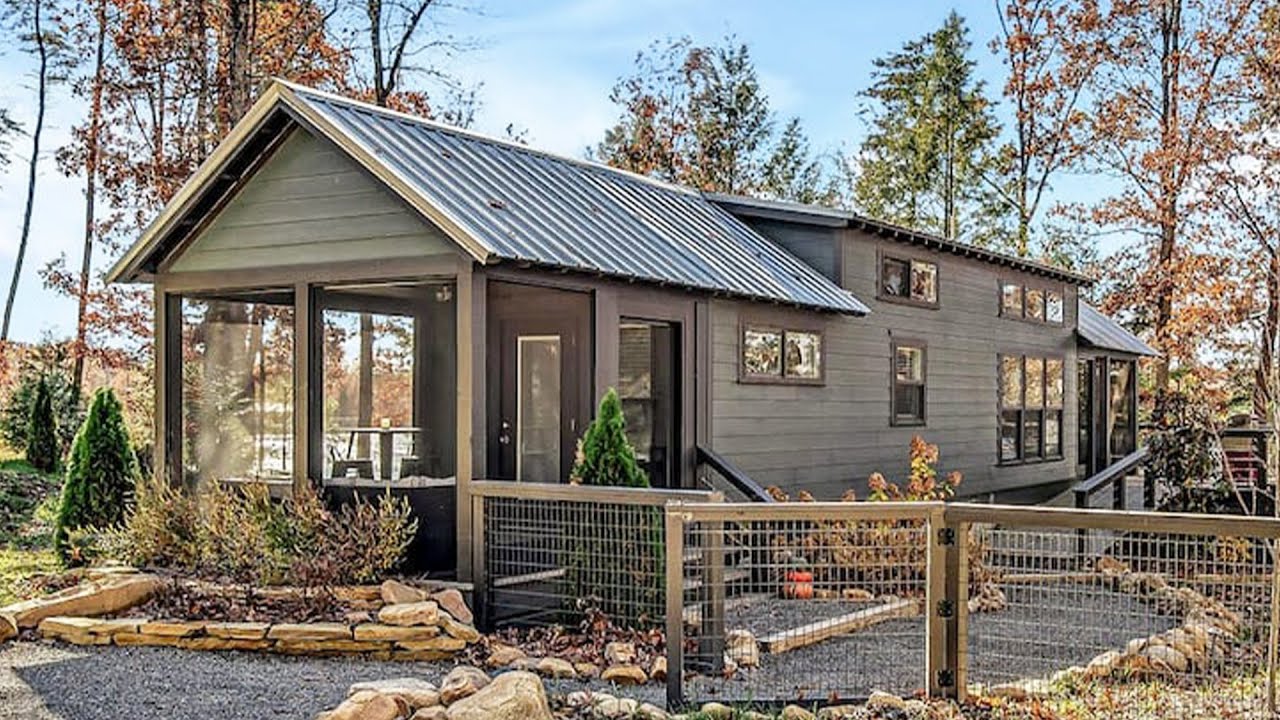 Absolutely Gorgeous Mini Pearl Tiny House Living in Tennessee