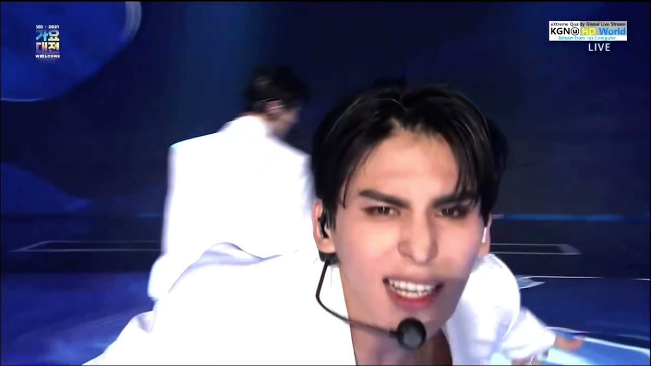 [Straykids] Mirotic performance- Hwang Hyunjin, Juyeon, Moon Bin, & Yoo Tae-yang, WOODZ.