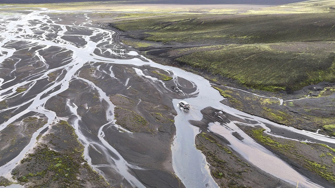 Everything about driving F roads in Iceland - car, rivers and recommendations