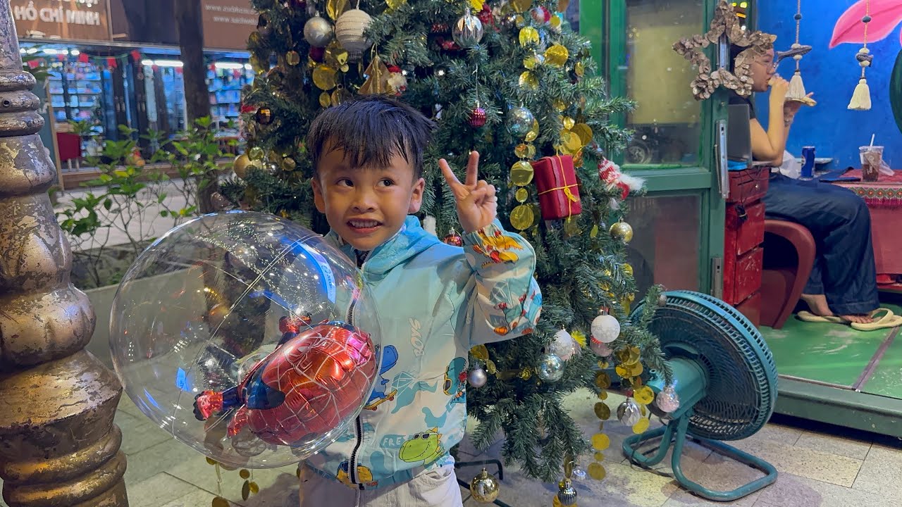 Chuột Vui Mừng Vì Được Anh Hai Chở Đi Xuống Sài Gòn Coi Đèn Noel #ngocdieuvlog #chuotdicoidennoel
