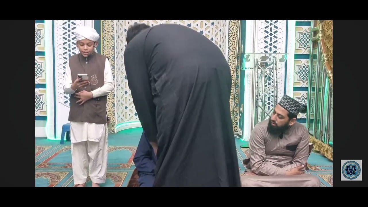 M.Adam reciting Manqabat e Ghouse Azam❤ at Sultan Baho Masjid