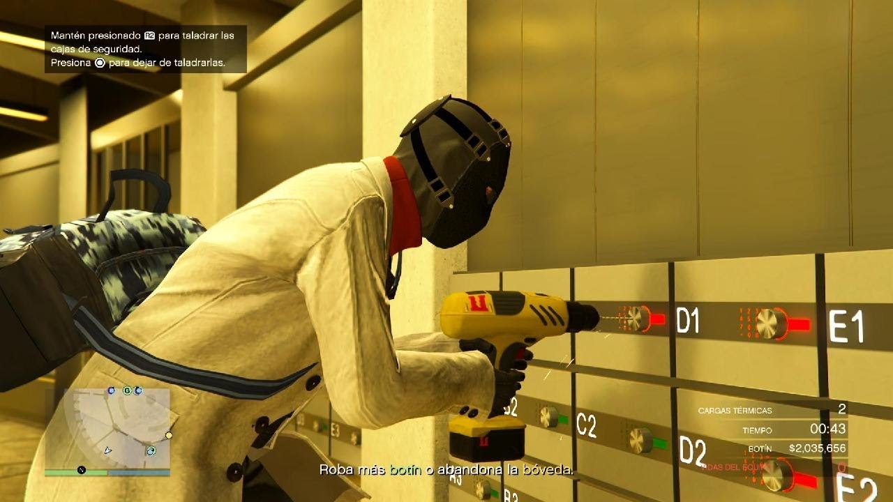 robando el casino con cuatro amigos de diferentes países GTA