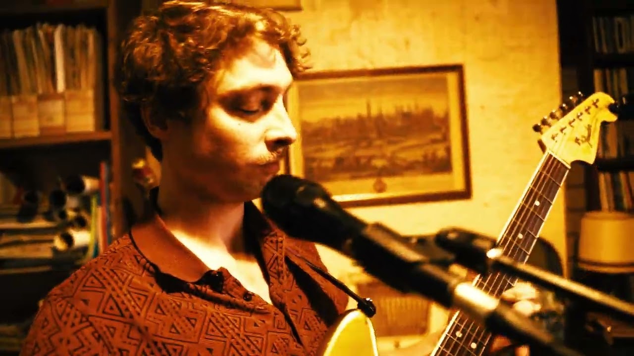 Edmund November - Canal (Live Session)