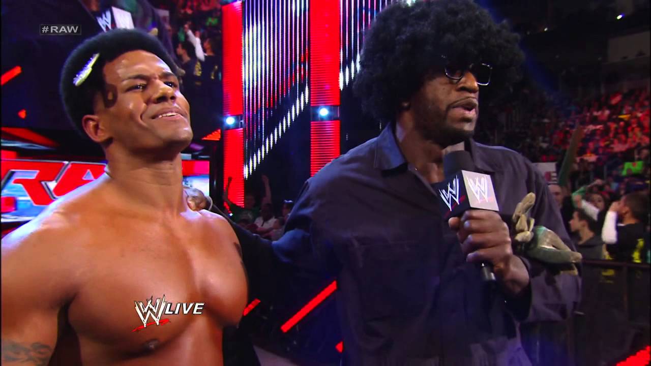 Игроки Prime Time прерывают Джона Сину: Raw, 18 марта 2013 г.