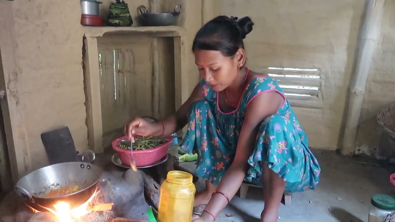 Village simple food ||Loving mother cooking || children eating Organic Food || Village good