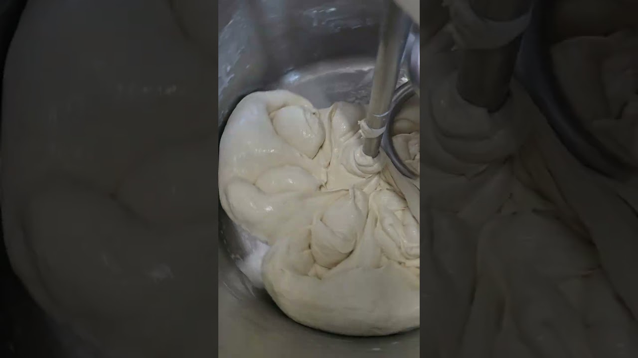 بيتزا ايطالي الأطراف العاليه بطريقة احترافية 