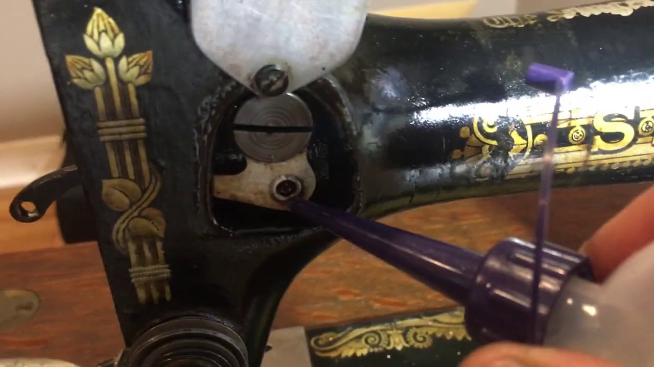 How to clean + oil a Singer 127 sewing machine (27, 28, 128, VS1, VS2) general maintenance