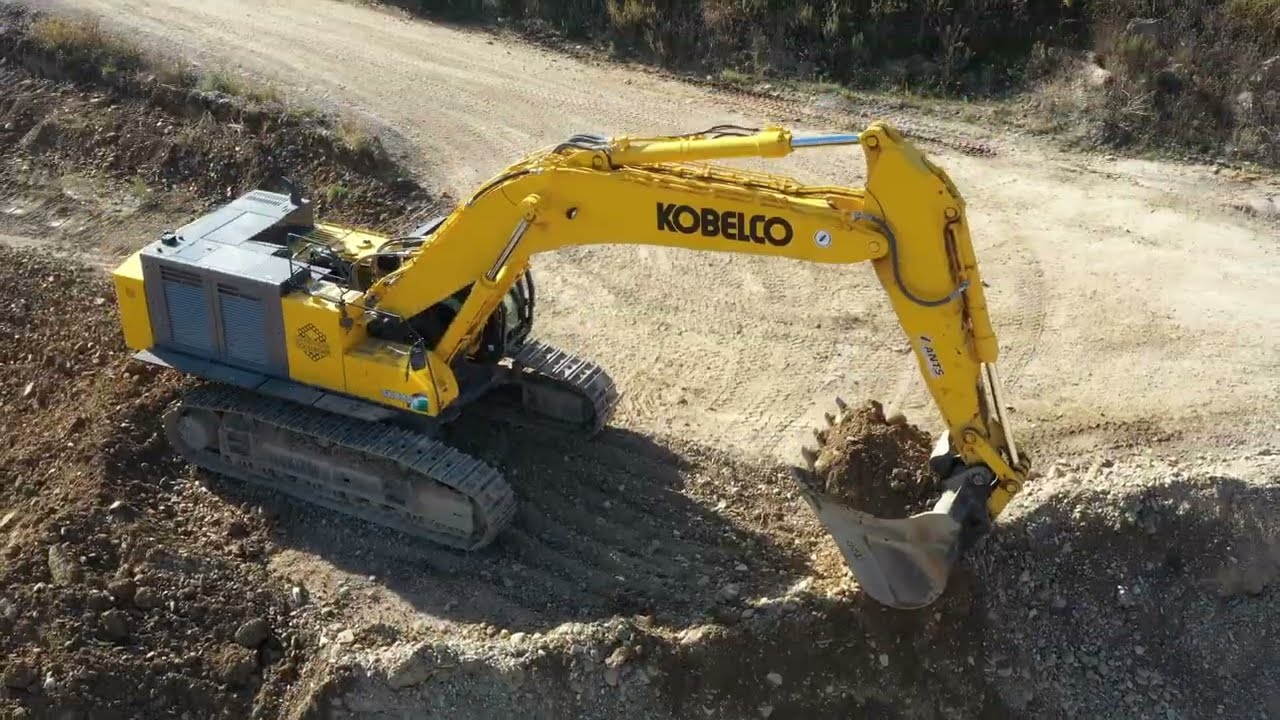 Kobelco SK850LC-10E in action in Italy