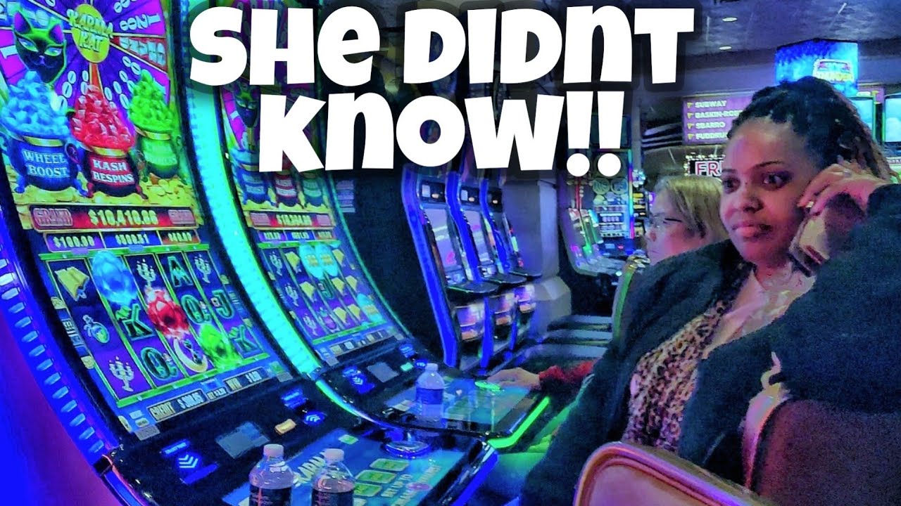She Hit The Mega Feature While Talking On The Phone!!