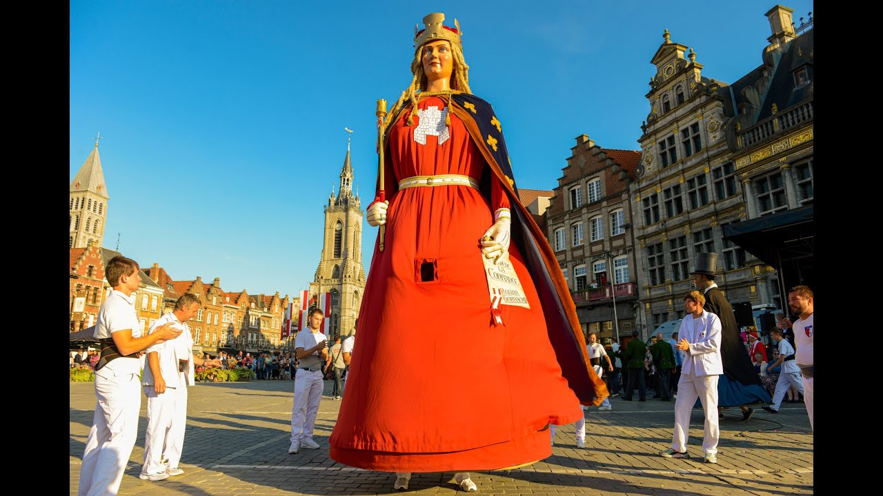 TOURNAI | LES GÉANTS FONT LES 4 CORTÈGES
