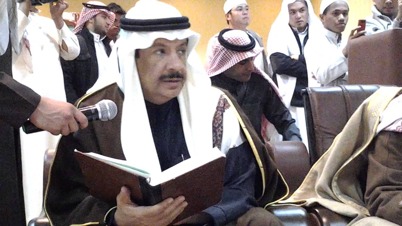 مدير جامعة القصيم يختبر أصغر حافظ للسنة