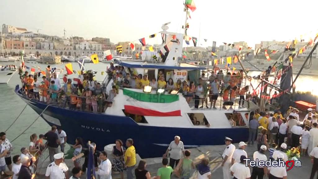 BISCEGLIE CON LA CONSUETA PROCESSIONE A MARE RICORDA I PESCATORI SUE VITTIME