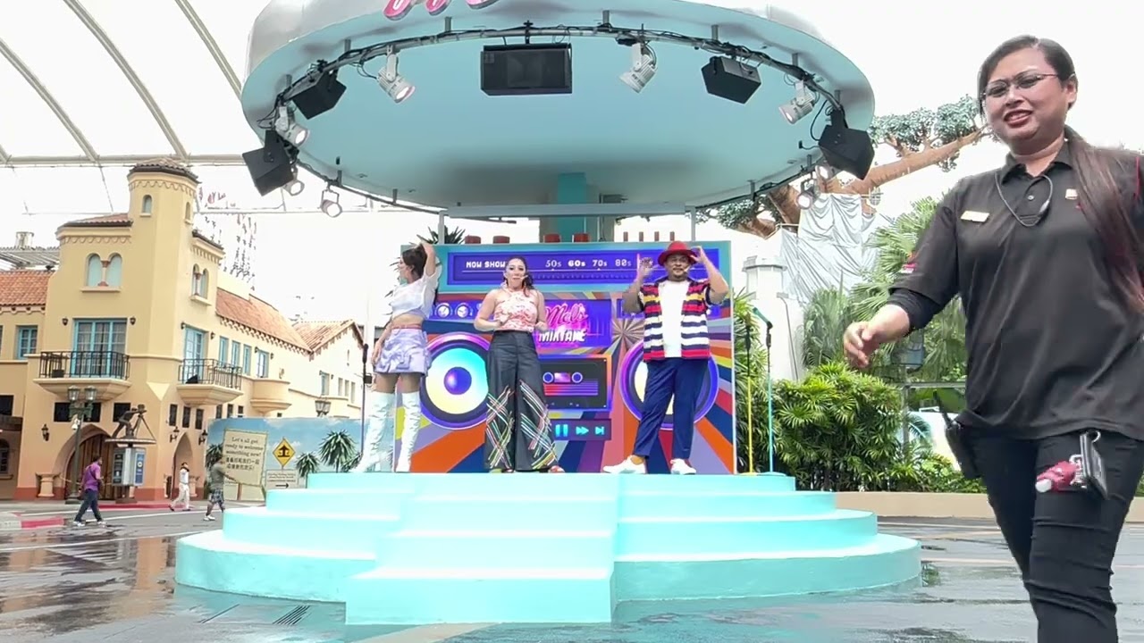 Universal Studios Singapore Mel’s Mixtape (Opening Day)