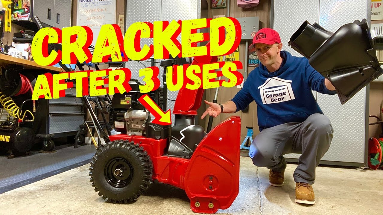 Снегоуборщик Toro Power Max 824 OE: Эта пластиковая деталь треснула после 3 использований.