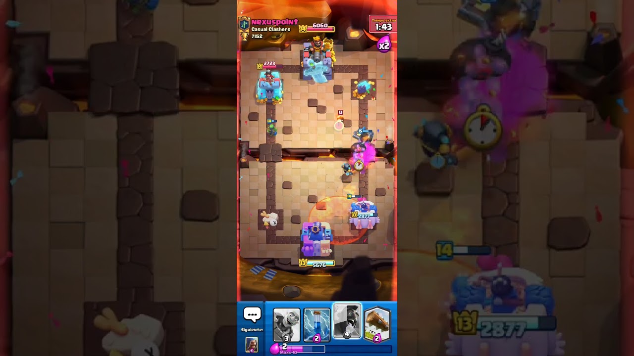 jugando Clash Royal.despues de 7 años con mi mismo mazo.,👑