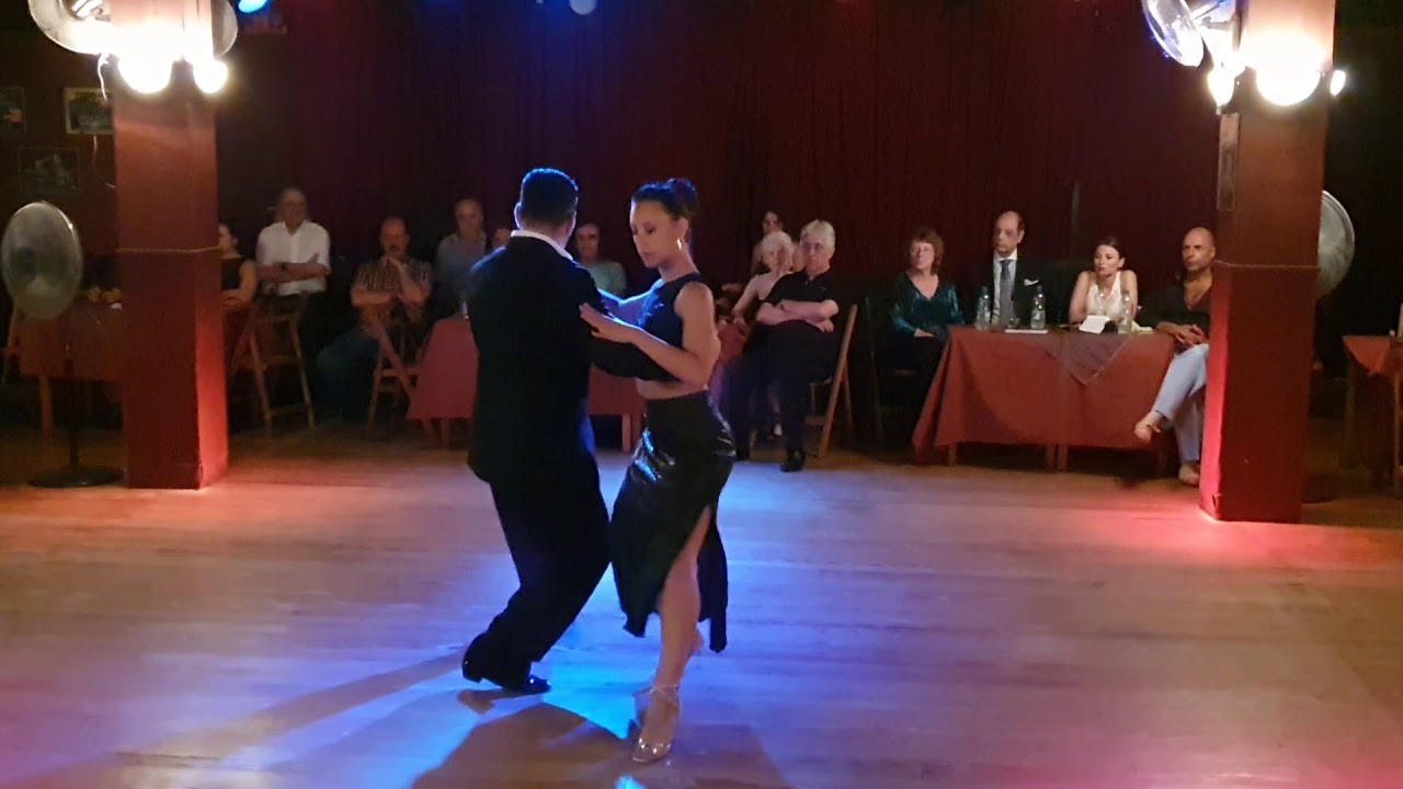 Pamela Bustos Y Gustavo Imperial Bailan (Recuerdo) En Milonga ¨El Chamuyo¨
