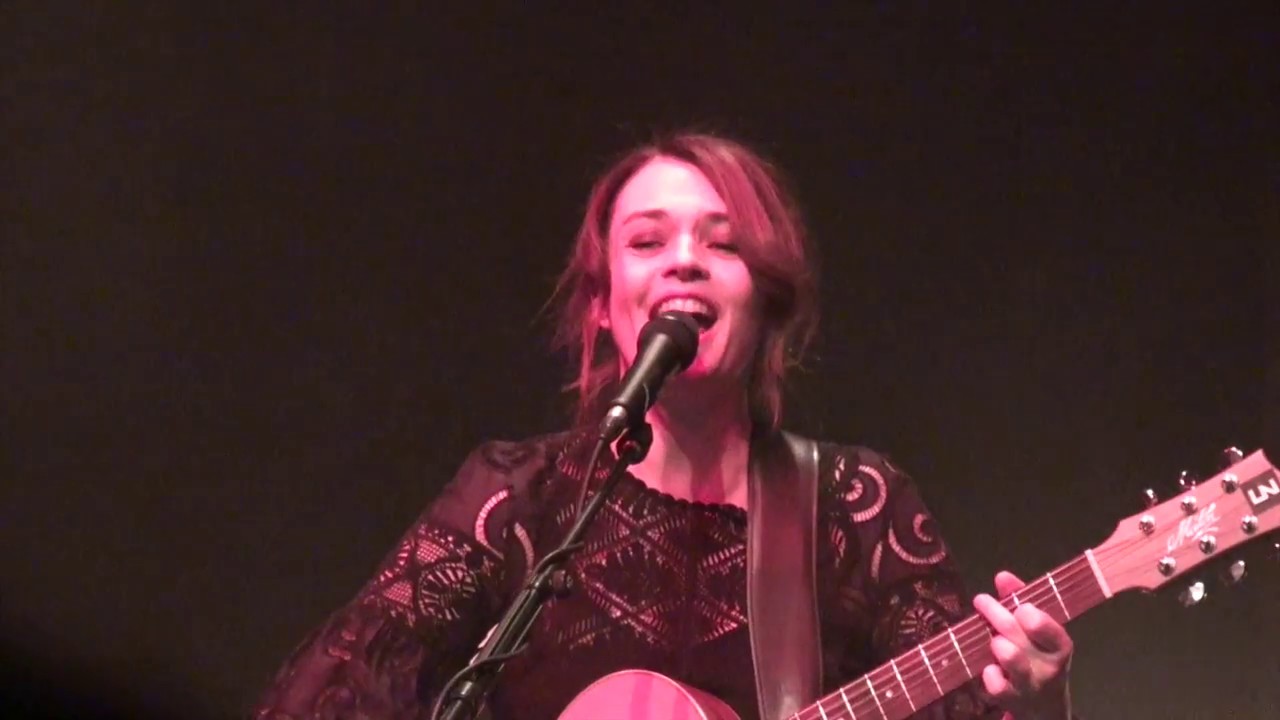 Carmen Consoli - Amore di plastica - Live in Berlin (20/21)