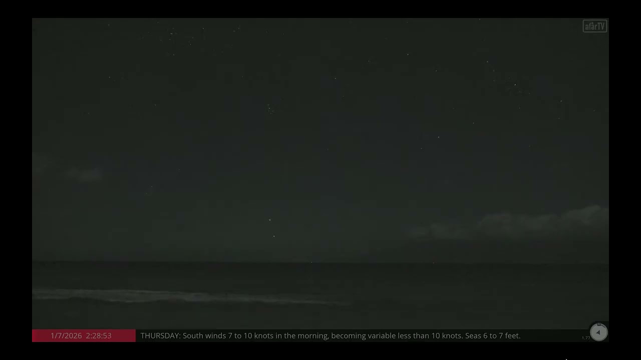2 Orbs Flash For Several Minutes Then Move On  ~  Hawaii