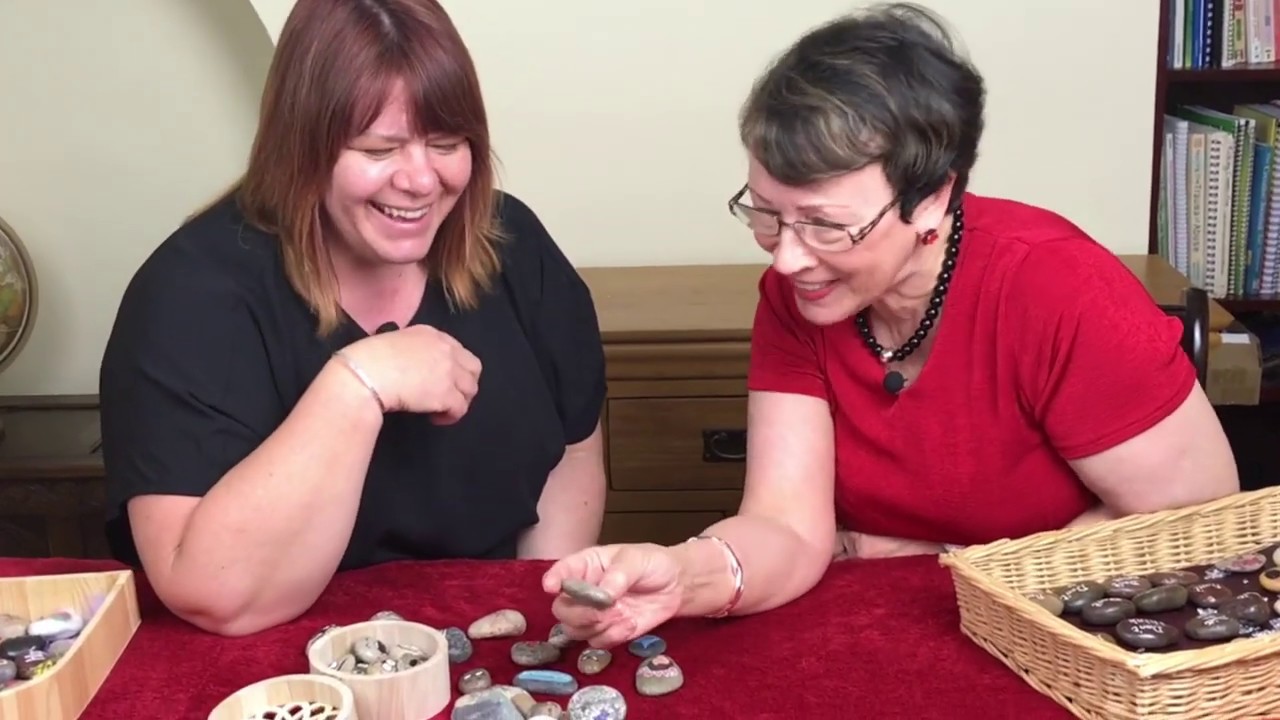 How to paint and work with stones in counselling